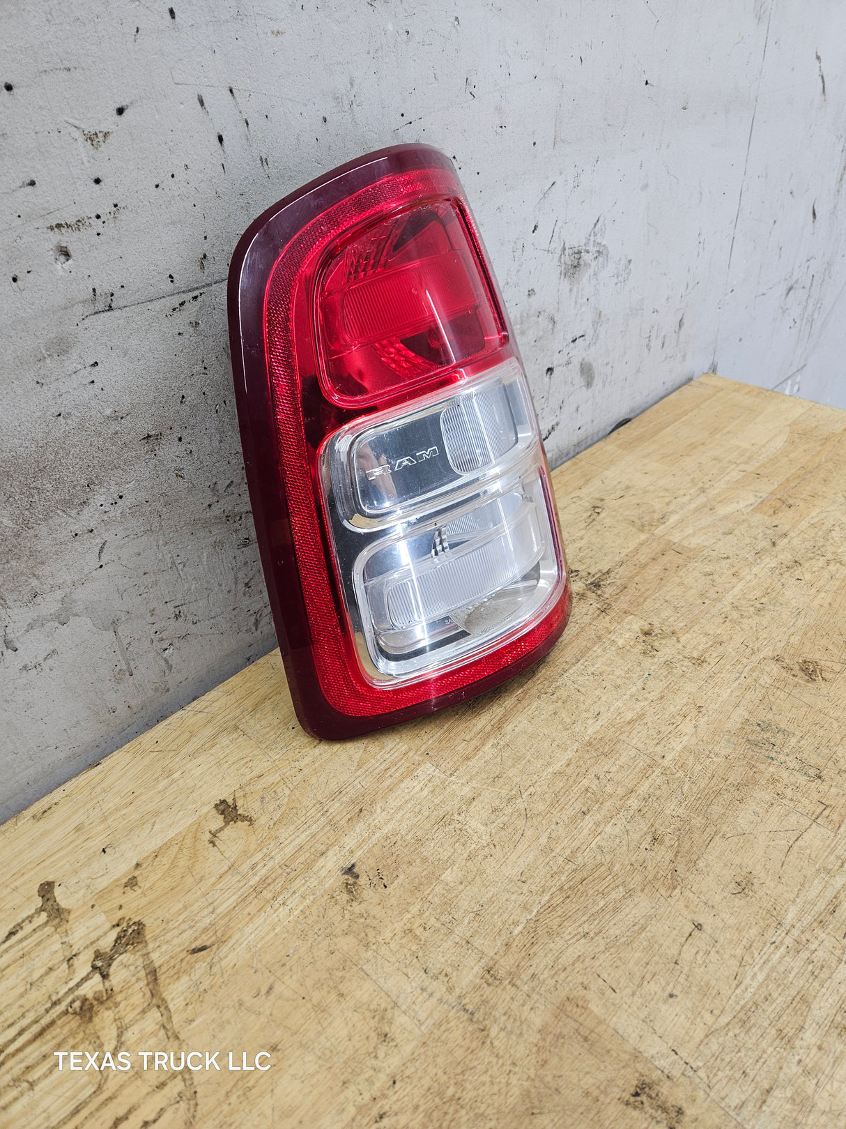 2019-2024 5th Gen Dodge Ram 2500 3500 LH Driver Side Tail Light Halogen 68361714AD