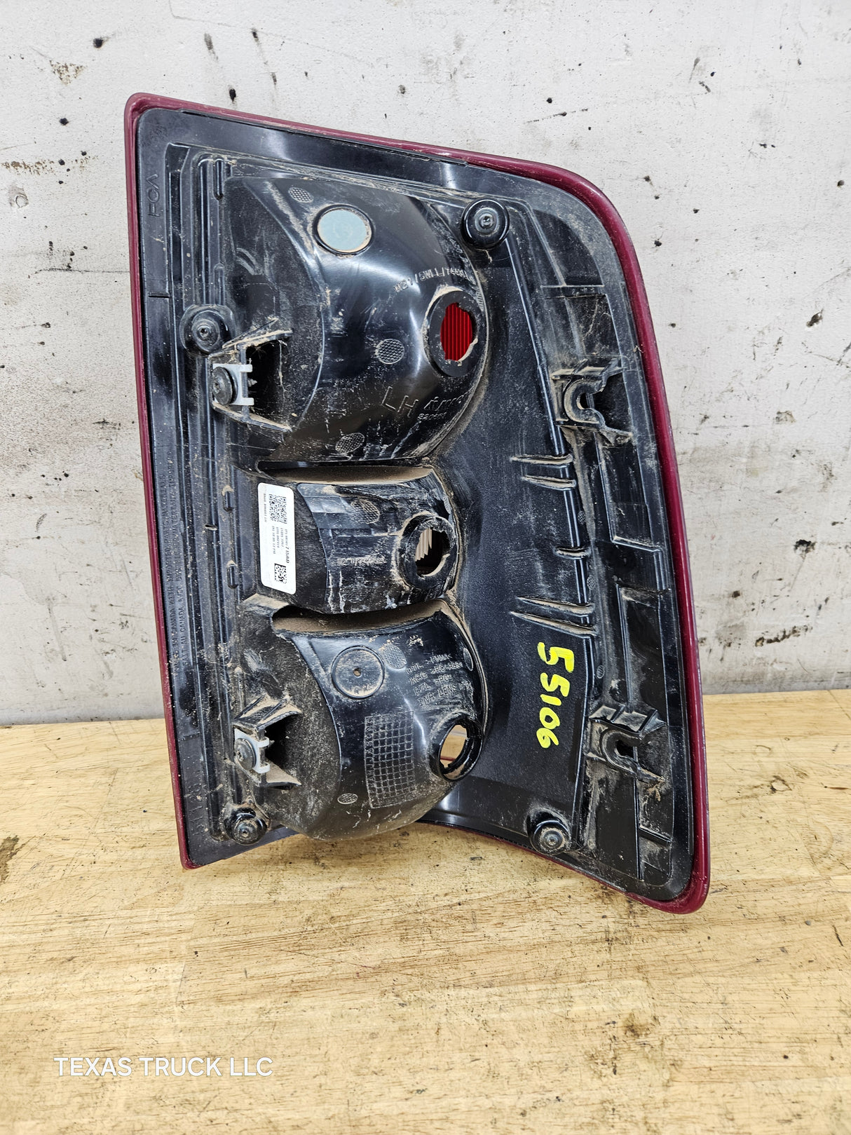 2019-2024 5th Gen Dodge Ram 2500 3500 LH Driver Side Tail Light Halogen 68361714AD