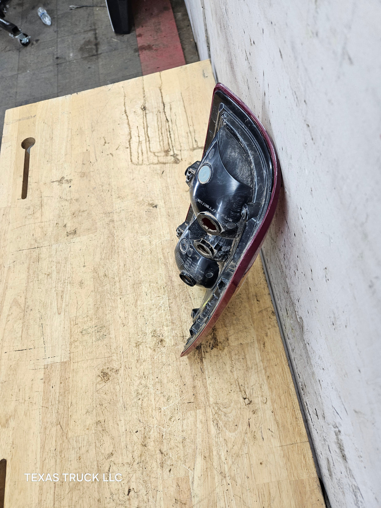 2019-2024 5th Gen Dodge Ram 2500 3500 LH Driver Side Tail Light Halogen 68361714AD