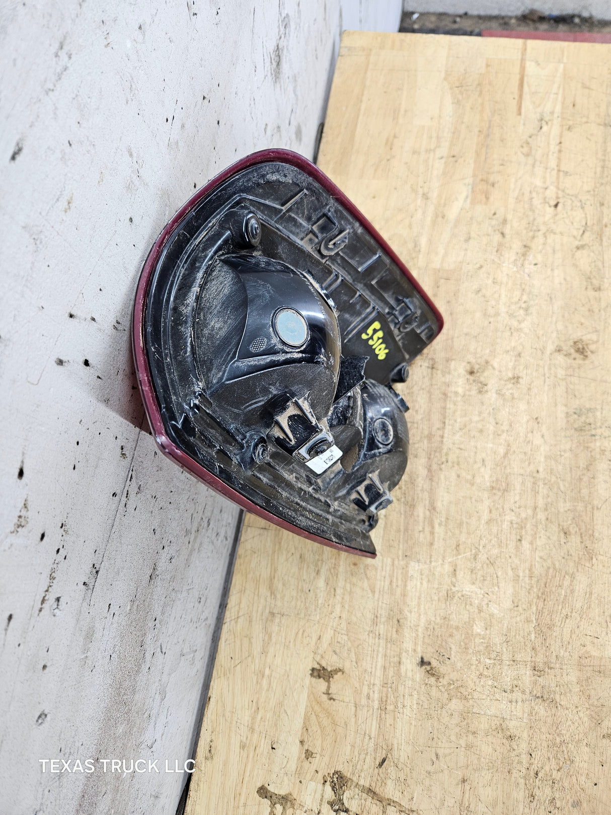 2019-2024 5th Gen Dodge Ram 2500 3500 LH Driver Side Tail Light Halogen 68361714AD