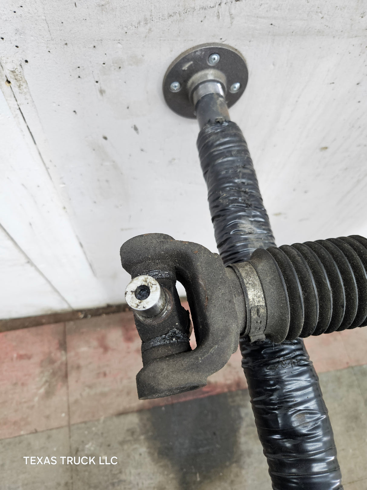 2005-2007 Ford F250 F350 F450 F550 Super Duty Front Drive Shaft 5C34-4A376-DF