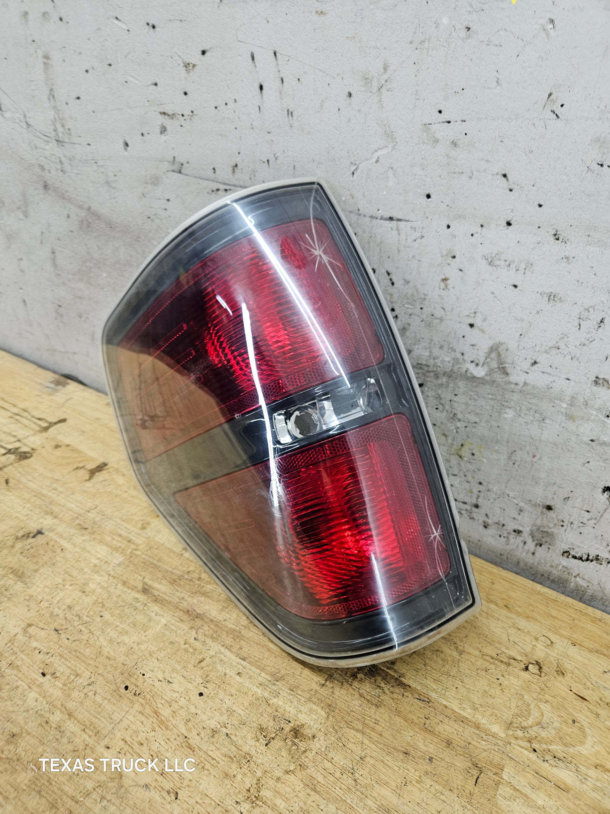 2009-2014 Ford F150 LH Driver Side Tail Light BL3Z13405AB