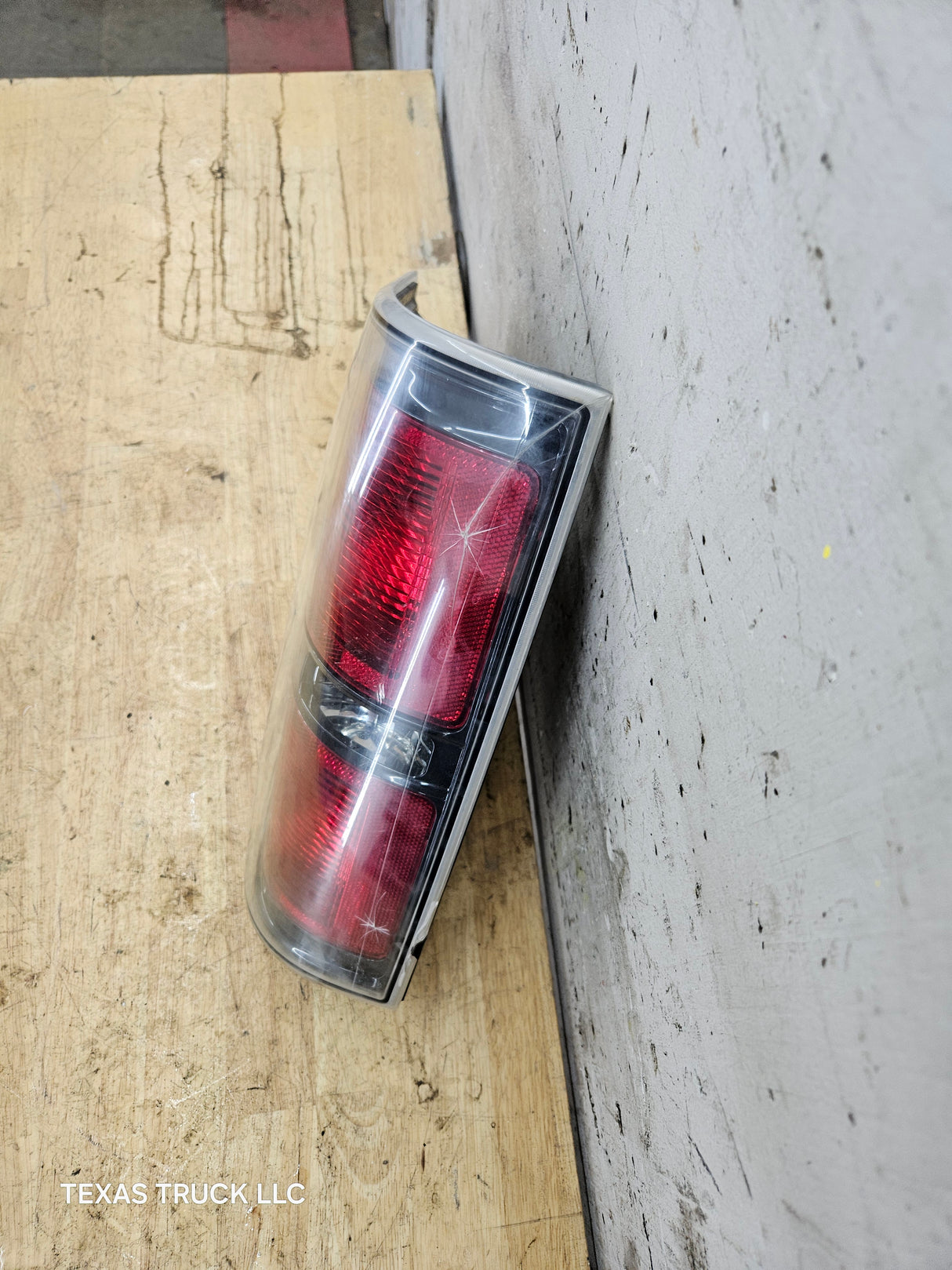 2009-2014 Ford F150 LH Driver Side Tail Light BL3Z13405AB