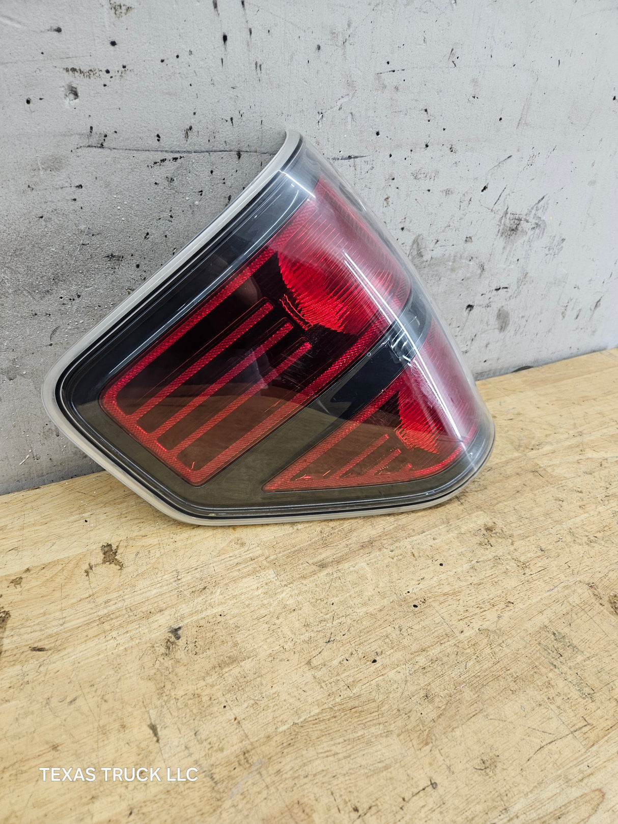2009-2014 Ford F150 LH Driver Side Tail Light BL3Z13405AB