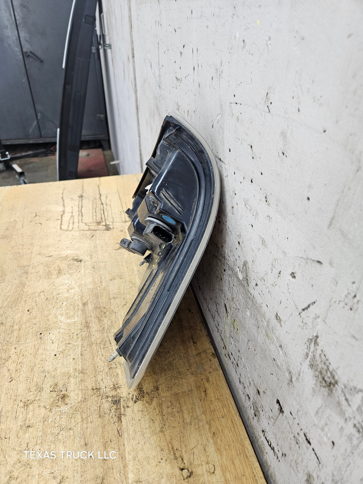 2009-2014 Ford F150 LH Driver Side Tail Light BL3Z13405AB