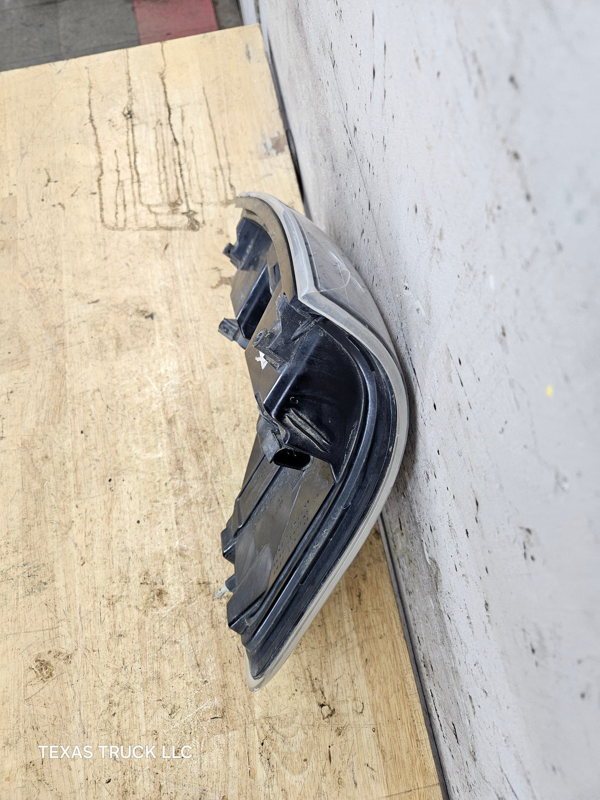 2009-2014 Ford F150 LH Driver Side Tail Light BL3Z13405AB