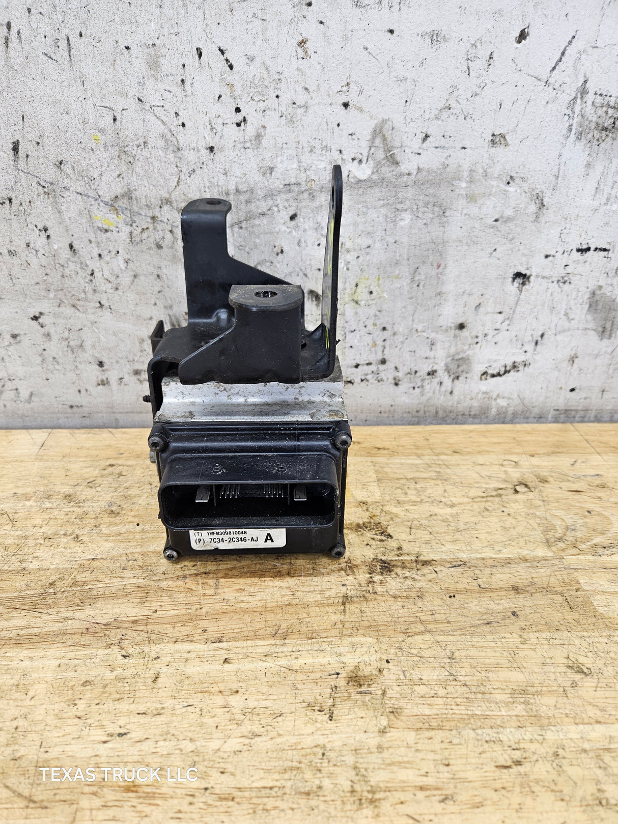 2008-2010 Ford Super Duty F250 F350 ABS Pump Module Control Assembly 7C34-2C346-AJ