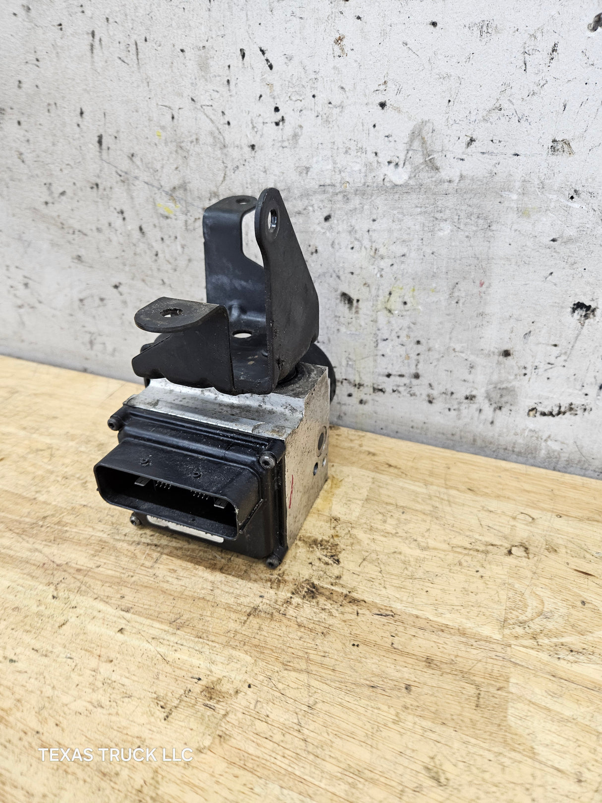 2008-2010 Ford Super Duty F250 F350 ABS Pump Module Control Assembly 7C34-2C346-AJ