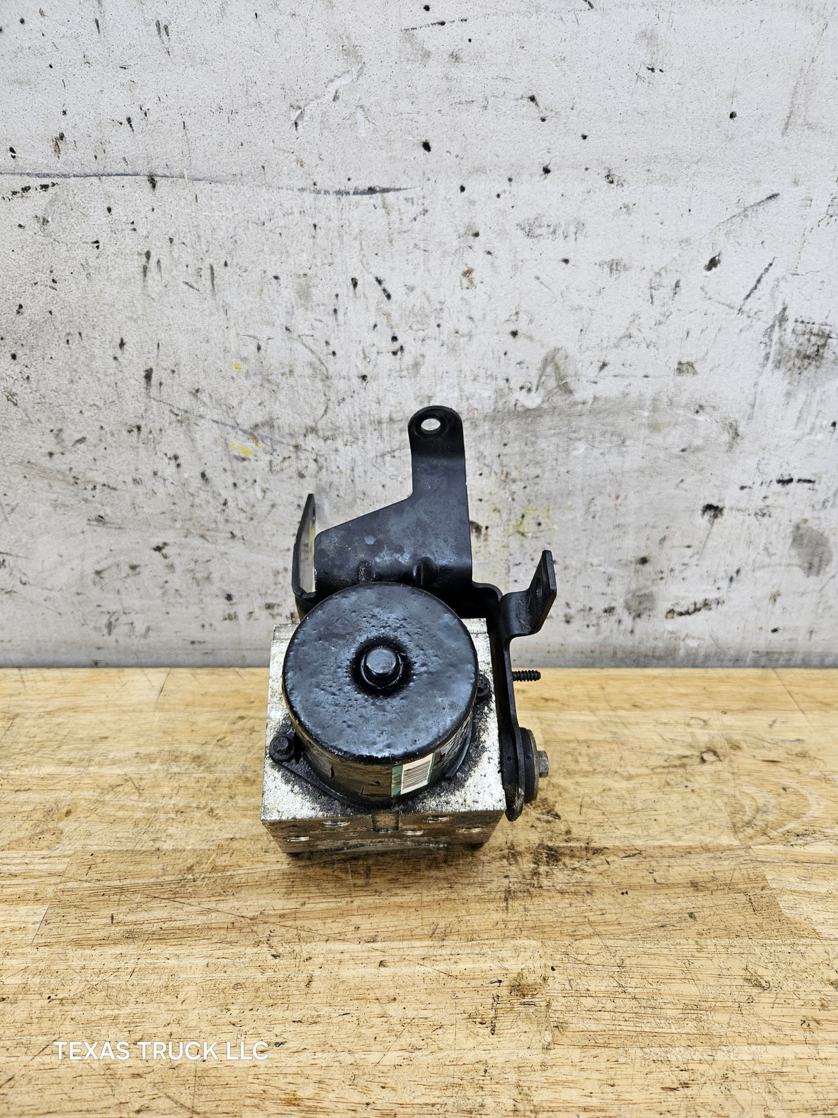 2008-2010 Ford Super Duty F250 F350 ABS Pump Module Control Assembly 7C34-2C346-AJ