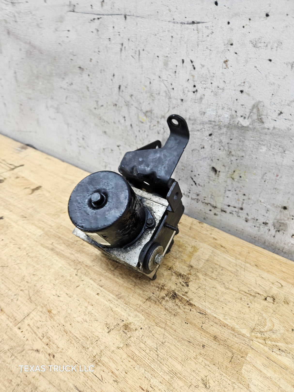 2008-2010 Ford Super Duty F250 F350 ABS Pump Module Control Assembly 7C34-2C346-AJ