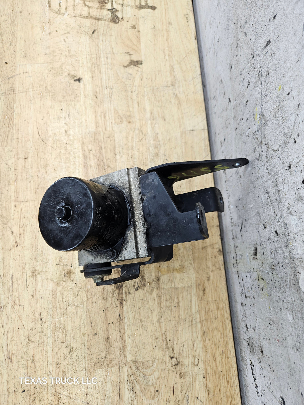 2008-2010 Ford Super Duty F250 F350 ABS Pump Module Control Assembly 7C34-2C346-AJ