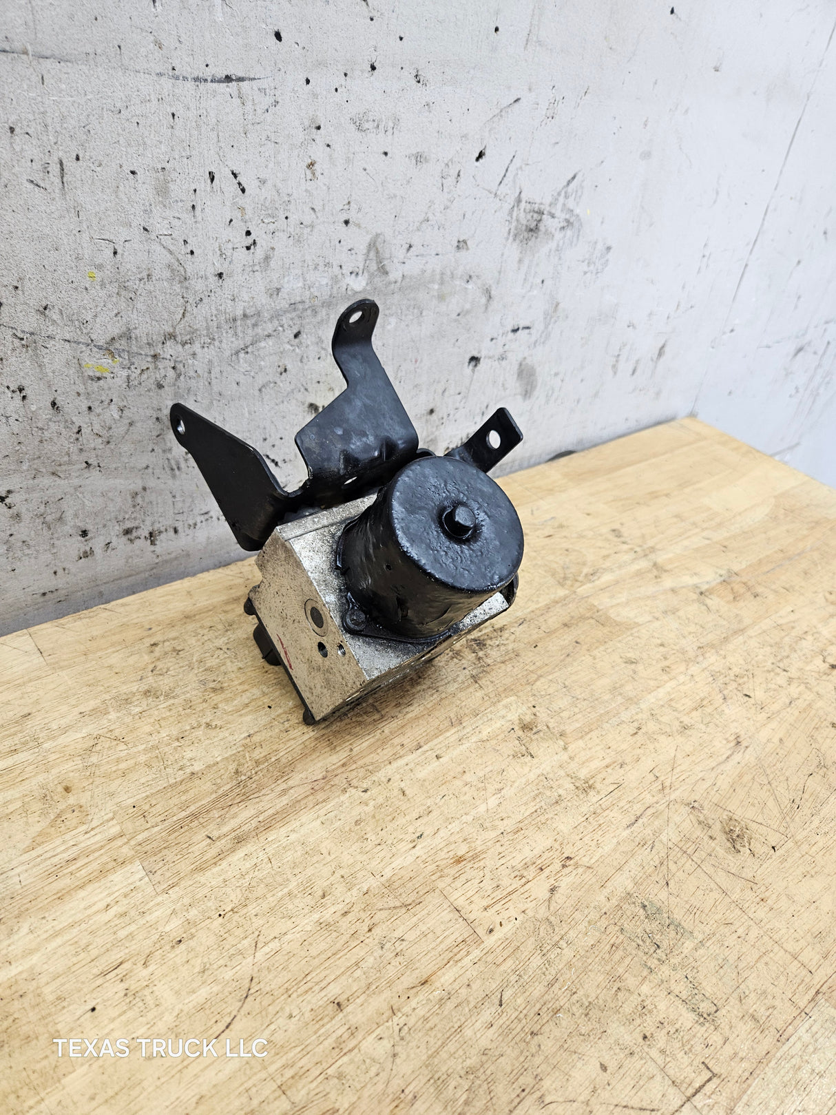 2008-2010 Ford Super Duty F250 F350 ABS Pump Module Control Assembly 7C34-2C346-AJ