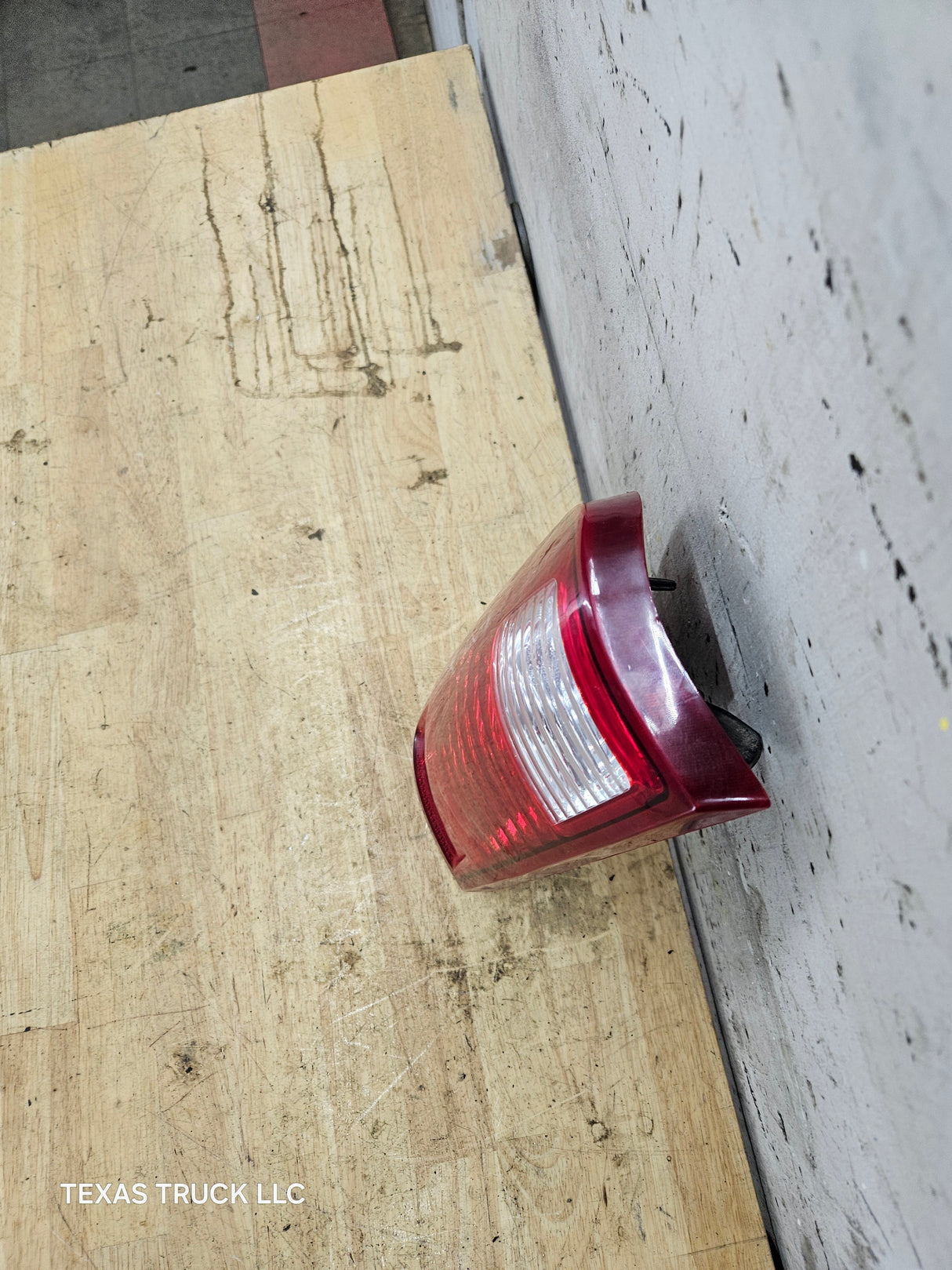 2008-2016 Ford Super Duty F250 F350 F450 F550 LH Driver Side Tail Light 7C34-13B505-A