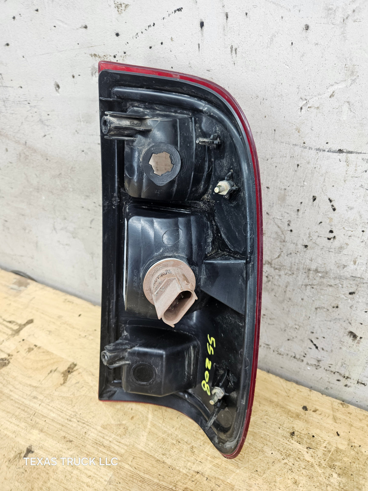 2008-2016 Ford Super Duty F250 F350 F450 F550 LH Driver Side Tail Light 7C34-13B505-A