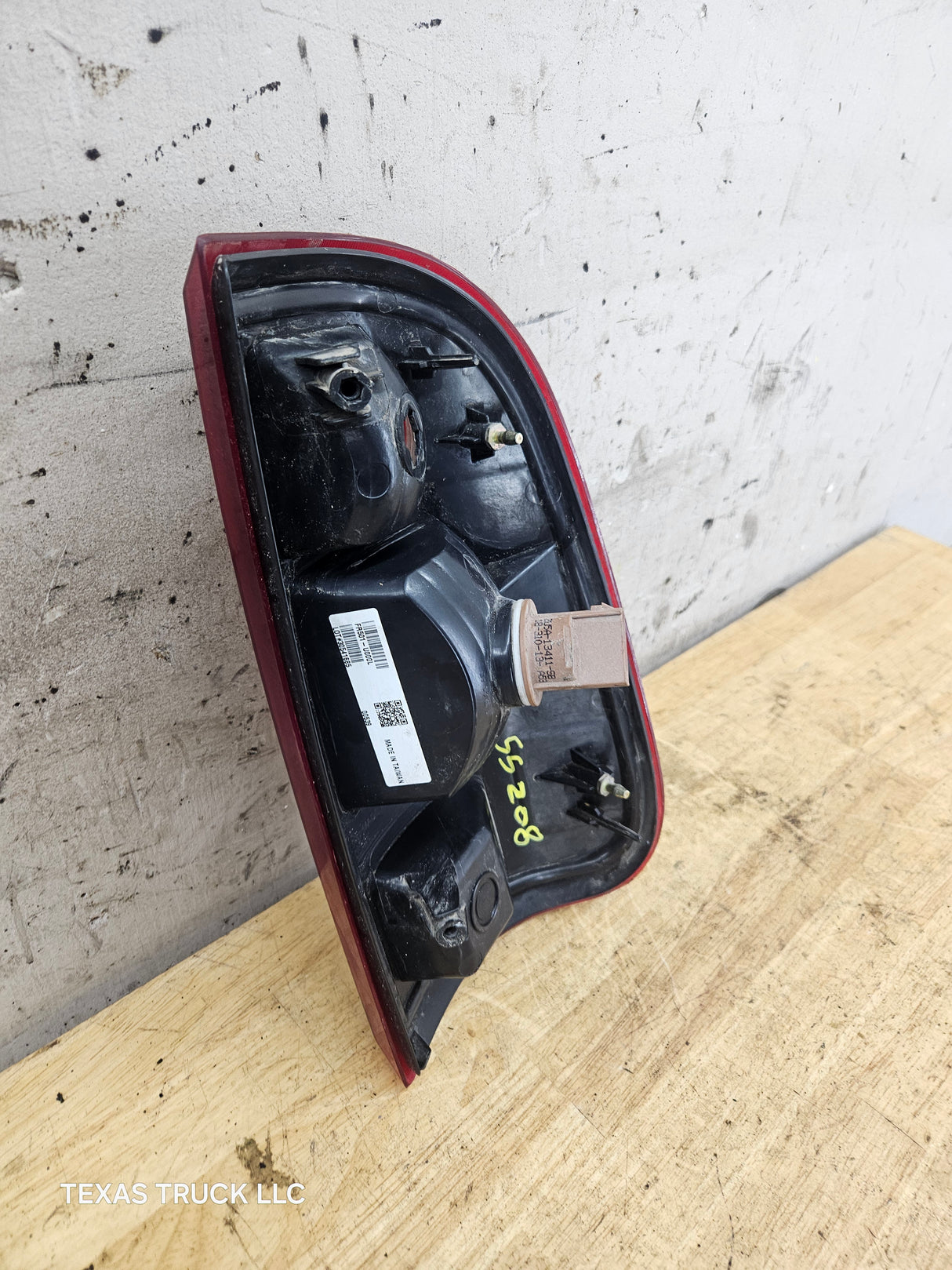 2008-2016 Ford Super Duty F250 F350 F450 F550 LH Driver Side Tail Light 7C34-13B505-A