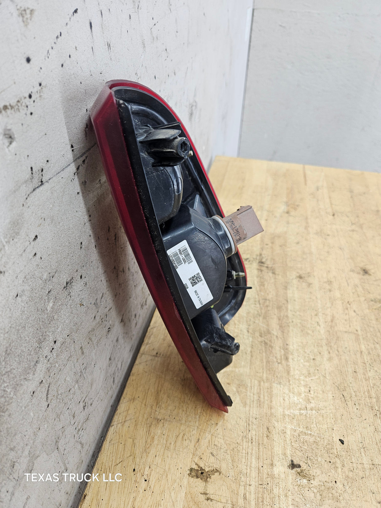 2008-2016 Ford Super Duty F250 F350 F450 F550 LH Driver Side Tail Light 7C34-13B505-A