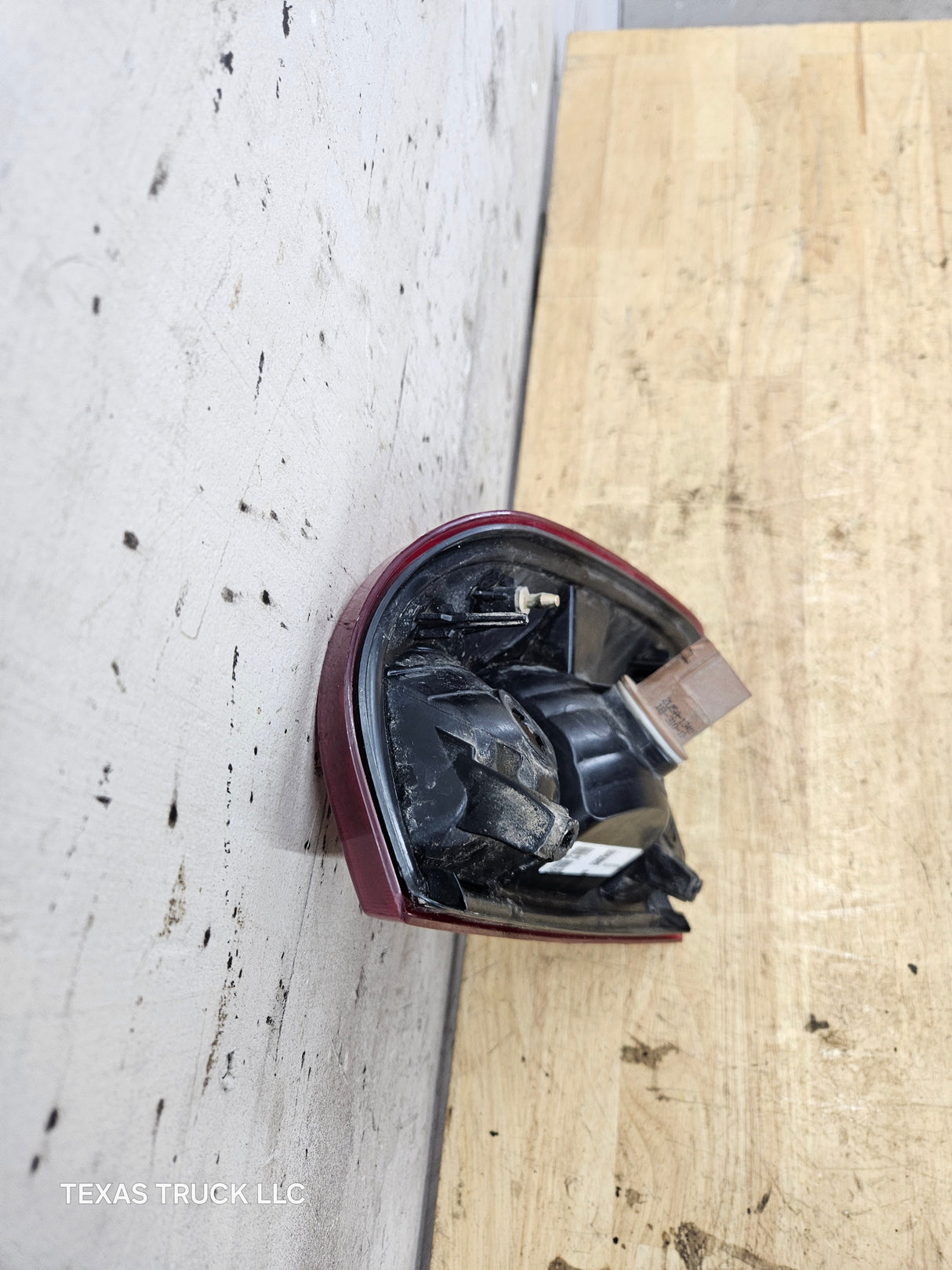 2008-2016 Ford Super Duty F250 F350 F450 F550 LH Driver Side Tail Light 7C34-13B505-A