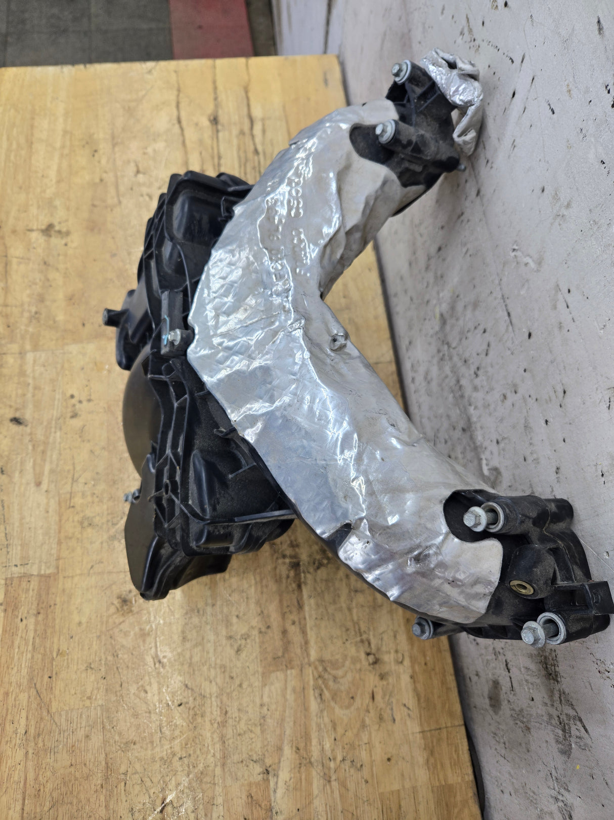 2011-2016 6.7L Power Stroke Upper Air Intake Manifold BC30-9424-BD OEM