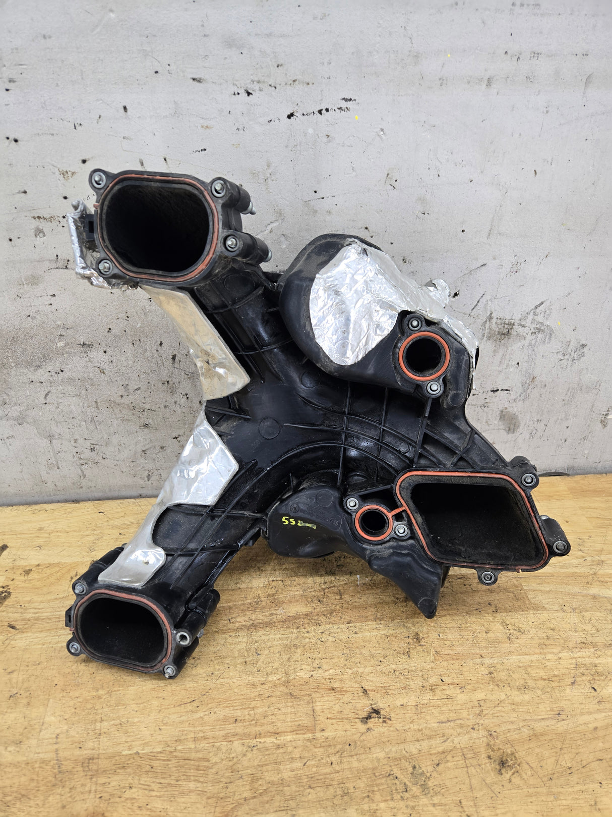 2011-2016 6.7L Power Stroke Upper Air Intake Manifold BC30-9424-BD OEM