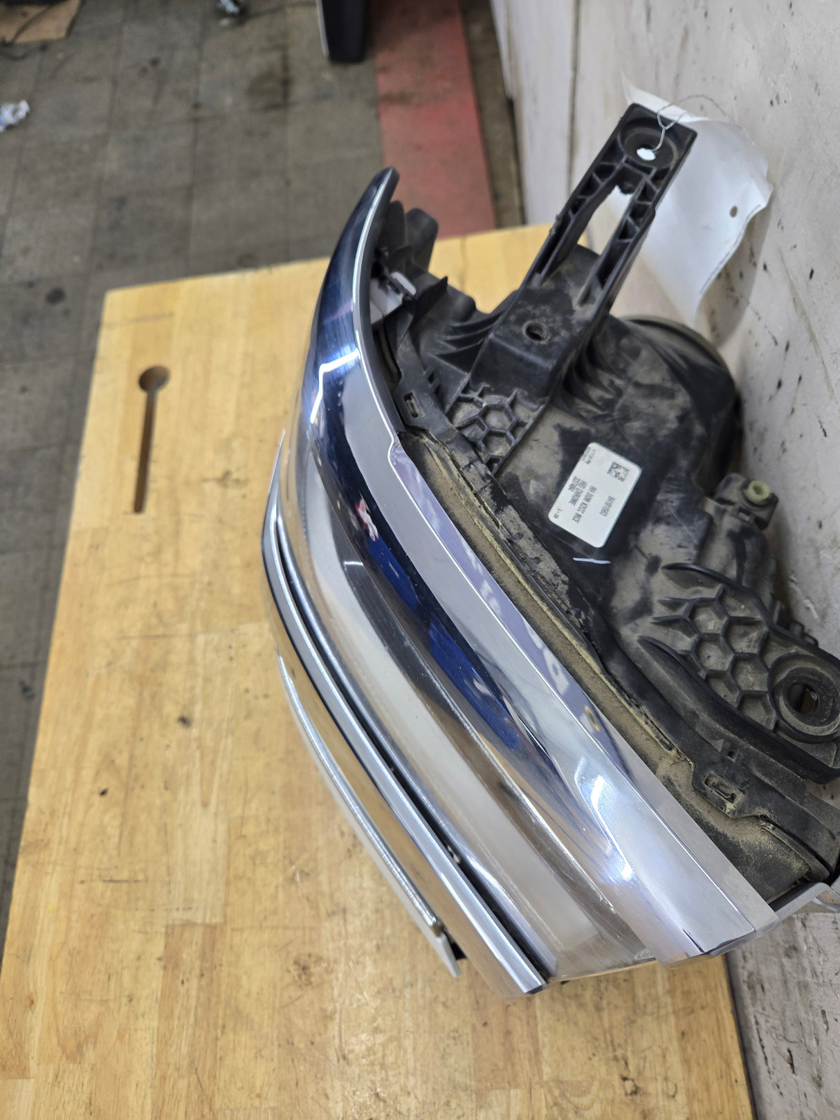 2016-2019 Chevrolet Silverado 1500 Passenger Side Right Hand Headlight Bucket Assembly 84181563