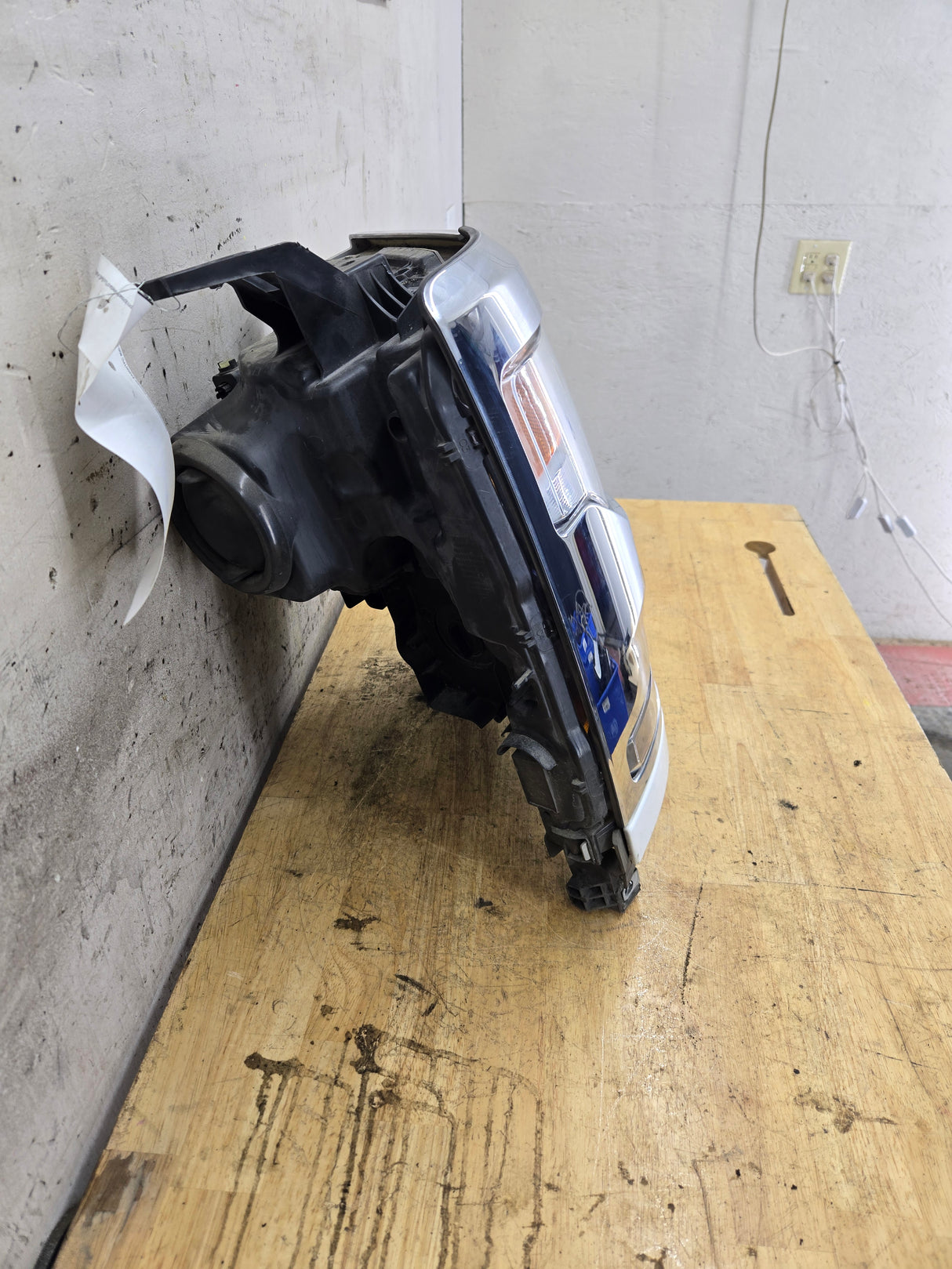 2016-2019 Chevrolet Silverado 1500 Passenger Side Right Hand Headlight Bucket Assembly 84181563