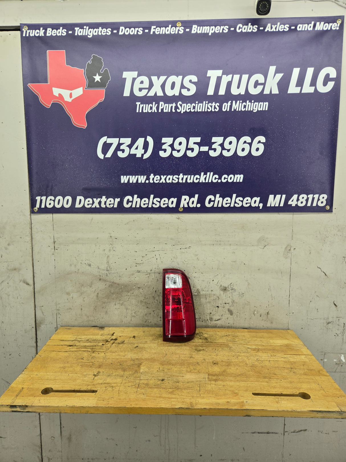 2008-2016 Ford Super Duty F250 F350 F450 F550 RH Passenger Side Tail Light 7C34-13B504-A