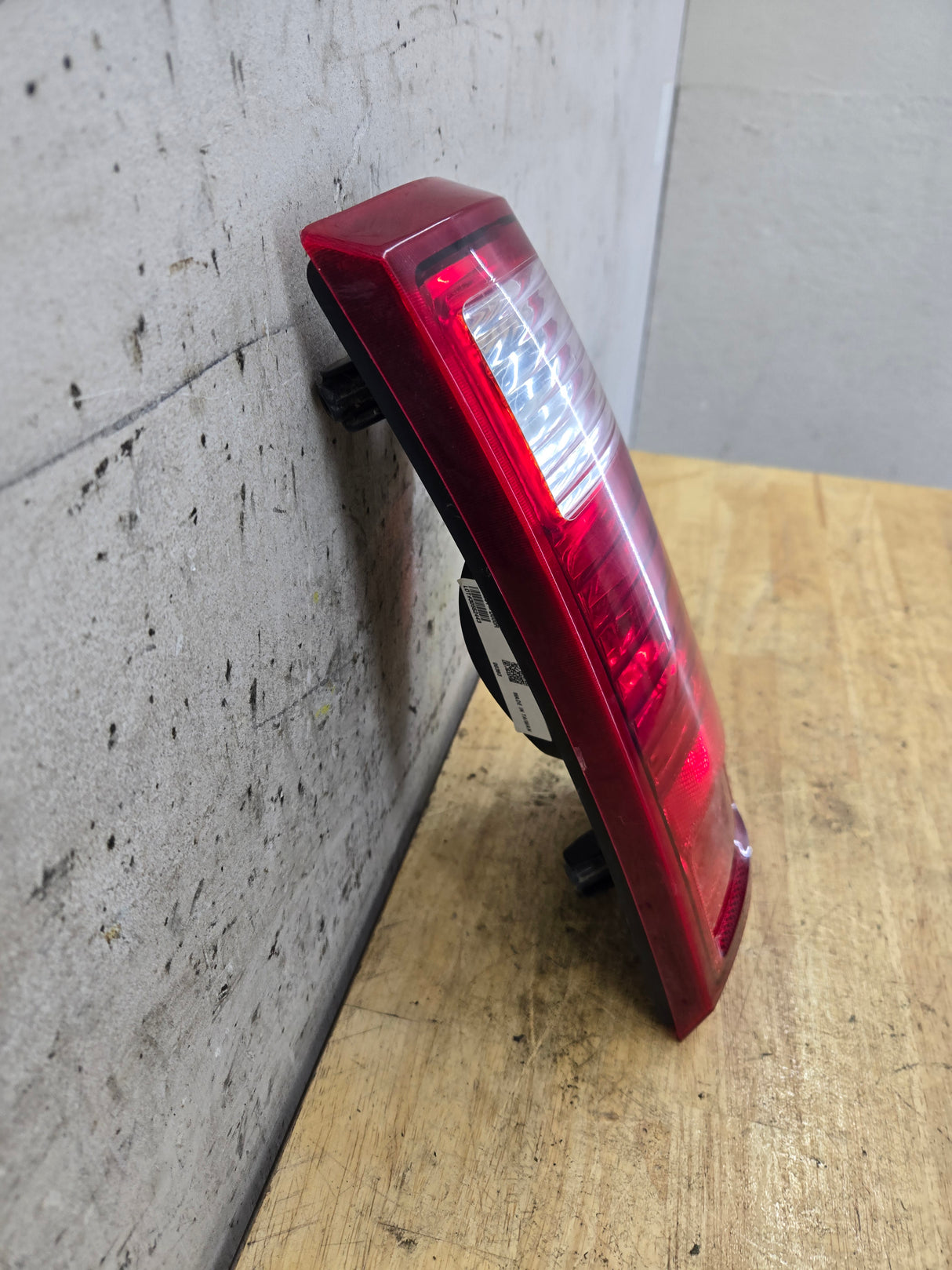 2008-2016 Ford Super Duty F250 F350 F450 F550 RH Passenger Side Tail Light 7C34-13B504-A