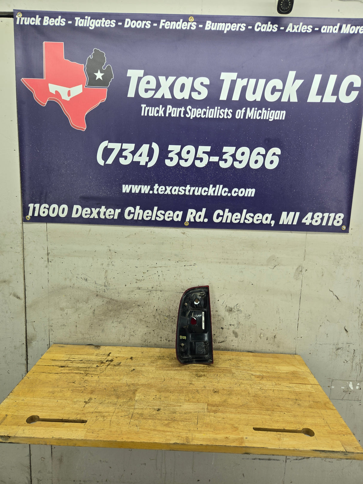 2008-2016 Ford Super Duty F250 F350 F450 F550 RH Passenger Side Tail Light 7C34-13B504-A