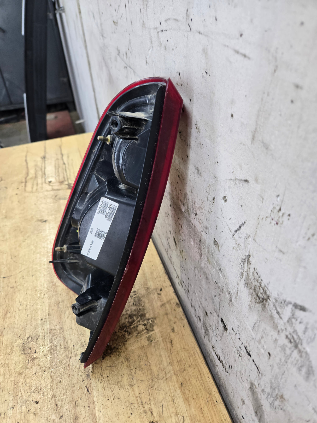 2008-2016 Ford Super Duty F250 F350 F450 F550 RH Passenger Side Tail Light 7C34-13B504-A