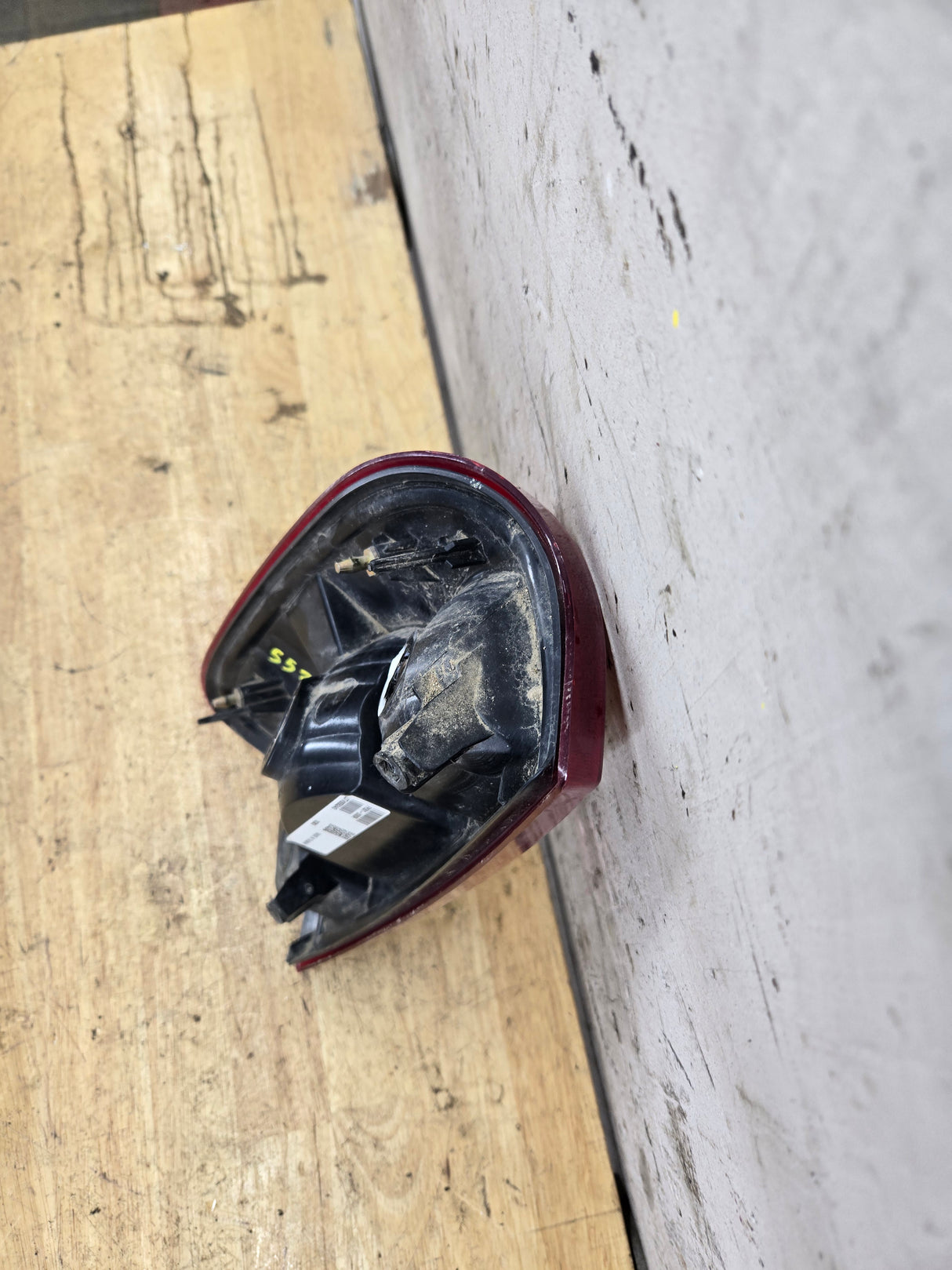 2008-2016 Ford Super Duty F250 F350 F450 F550 RH Passenger Side Tail Light 7C34-13B504-A