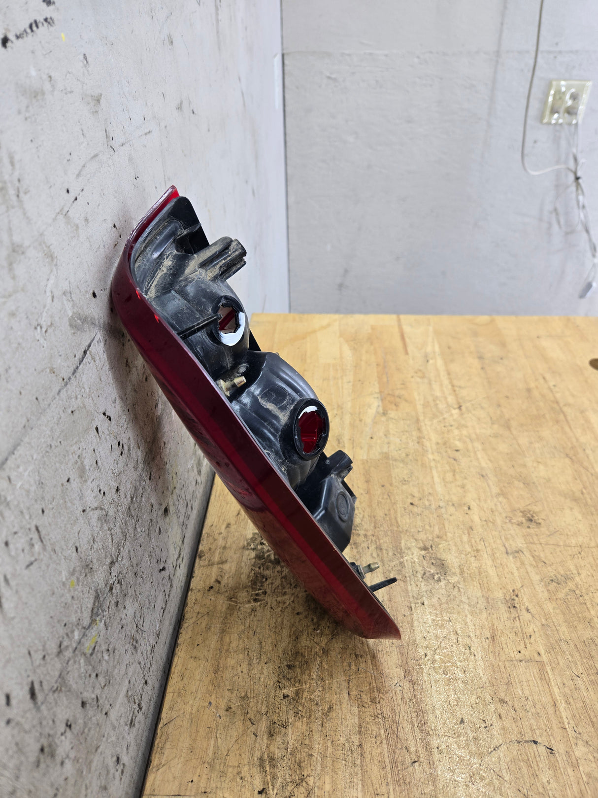 2008-2016 Ford Super Duty F250 F350 F450 F550 RH Passenger Side Tail Light 7C34-13B504-A