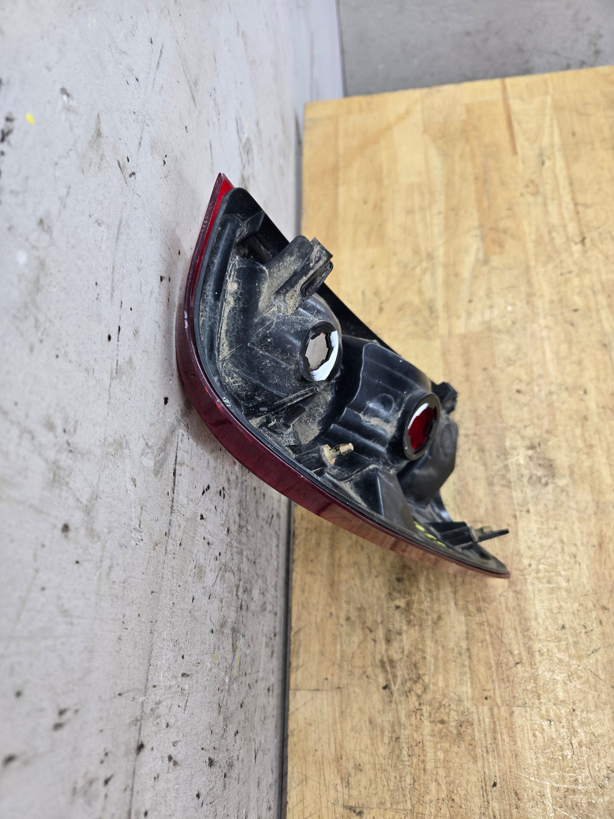 2008-2016 Ford Super Duty F250 F350 F450 F550 RH Passenger Side Tail Light 7C34-13B504-A