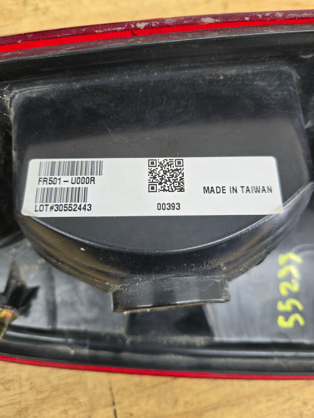 2008-2016 Ford Super Duty F250 F350 F450 F550 RH Passenger Side Tail Light 7C34-13B504-A