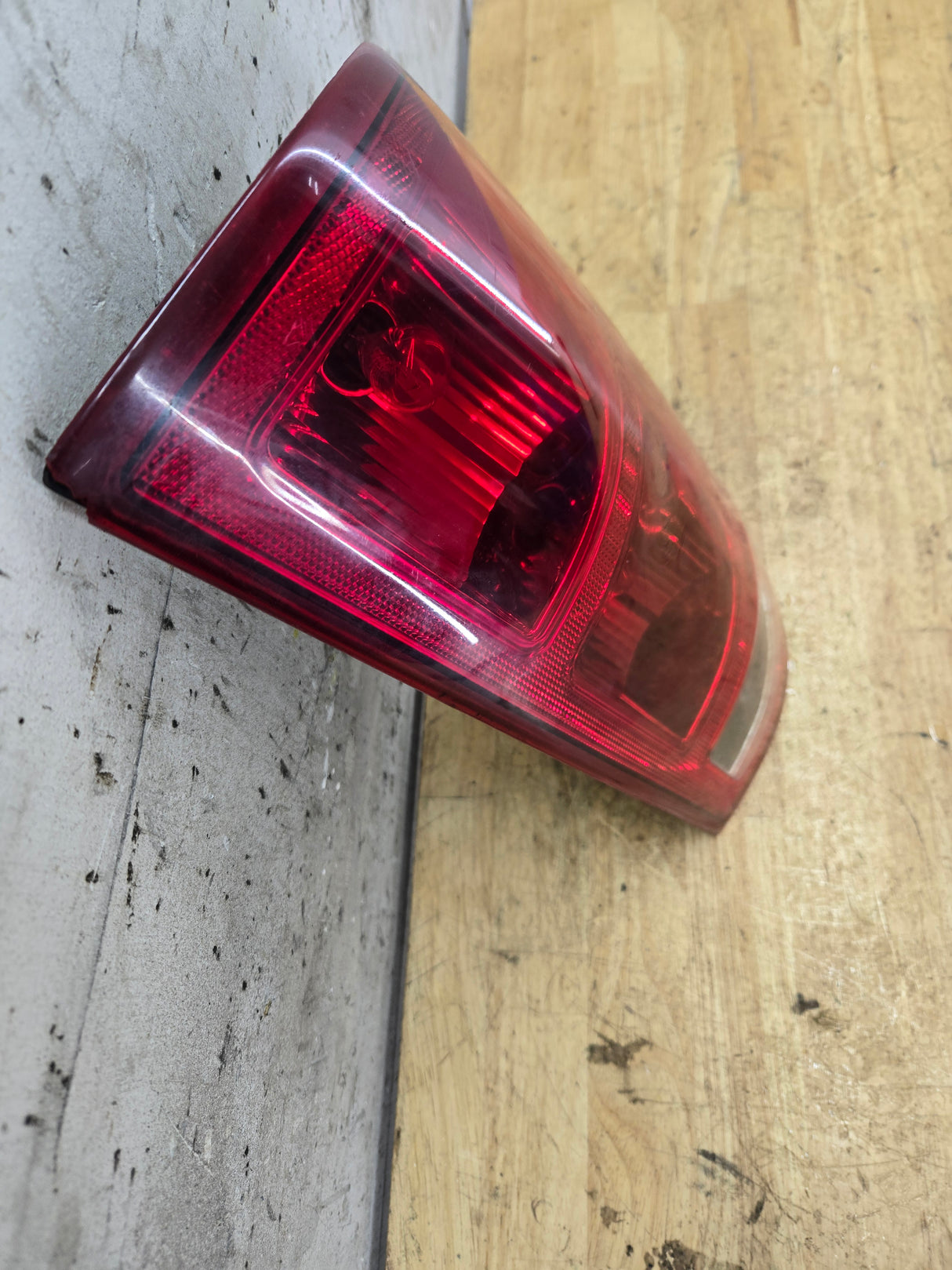 2002-2006 Dodge Ram 1500 2500 3500 RH Passenger Side Tail Light