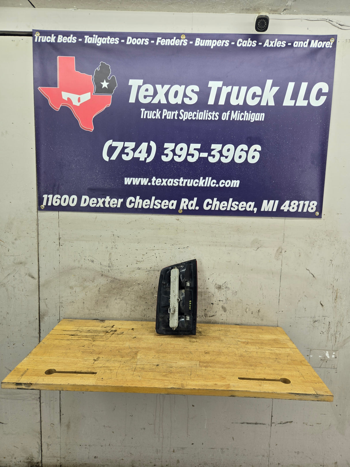 2002-2006 Dodge Ram 1500 2500 3500 RH Passenger Side Tail Light