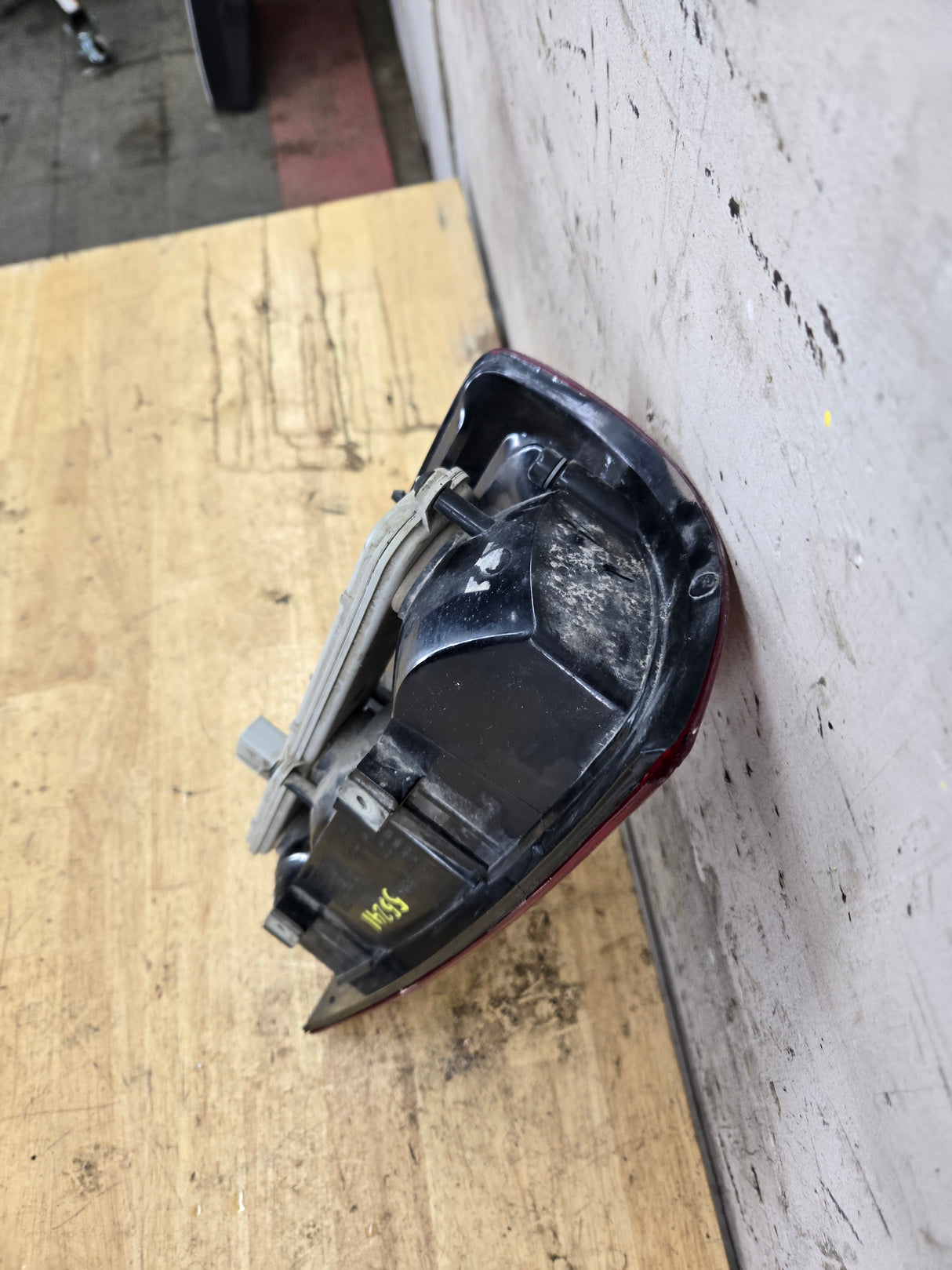 2002-2006 Dodge Ram 1500 2500 3500 RH Passenger Side Tail Light