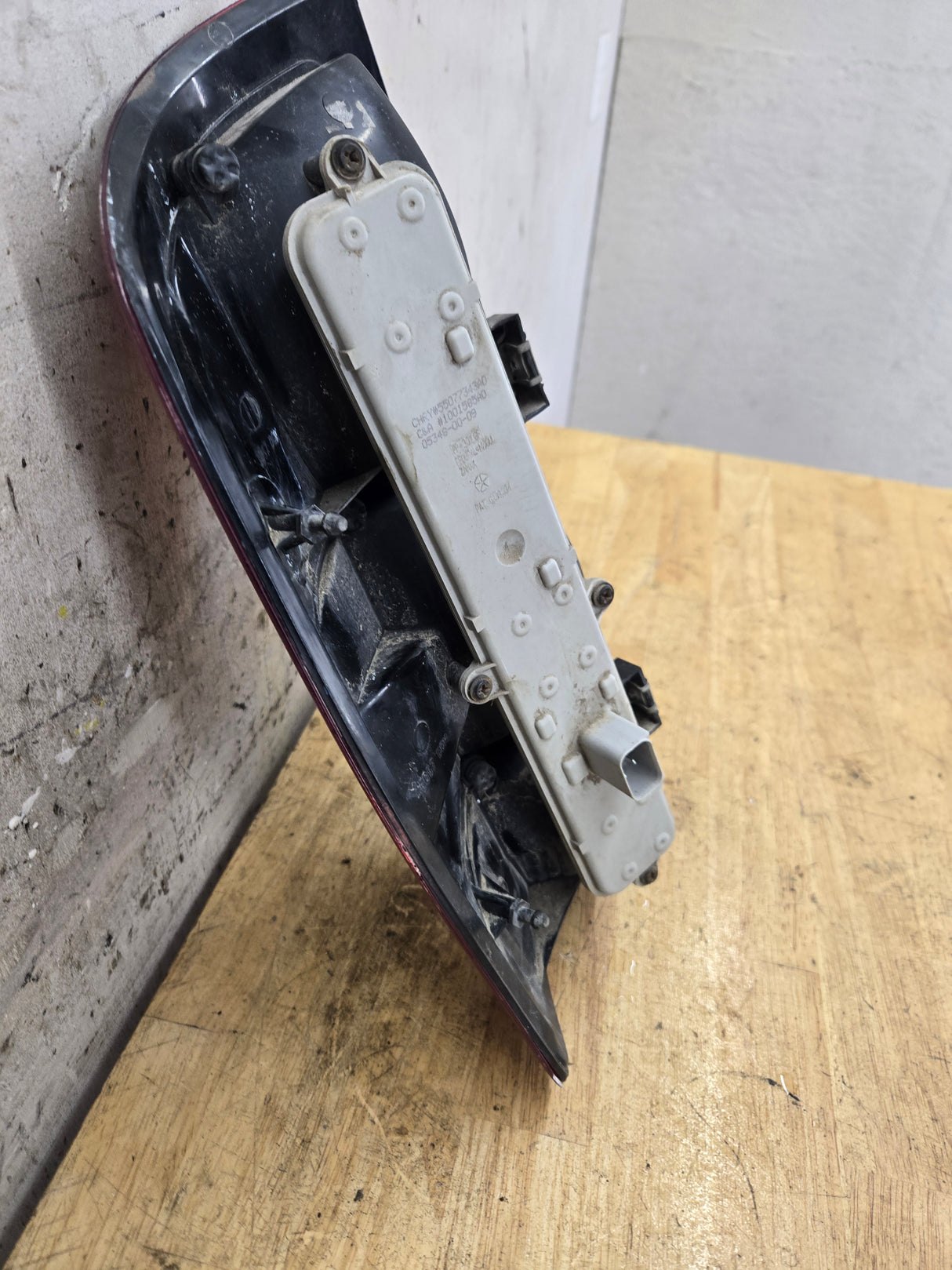 2002-2006 Dodge Ram 1500 2500 3500 RH Passenger Side Tail Light