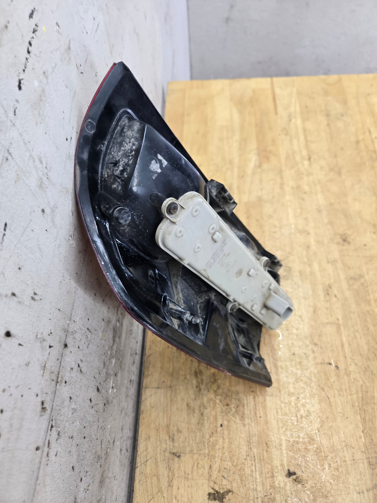 2002-2006 Dodge Ram 1500 2500 3500 RH Passenger Side Tail Light