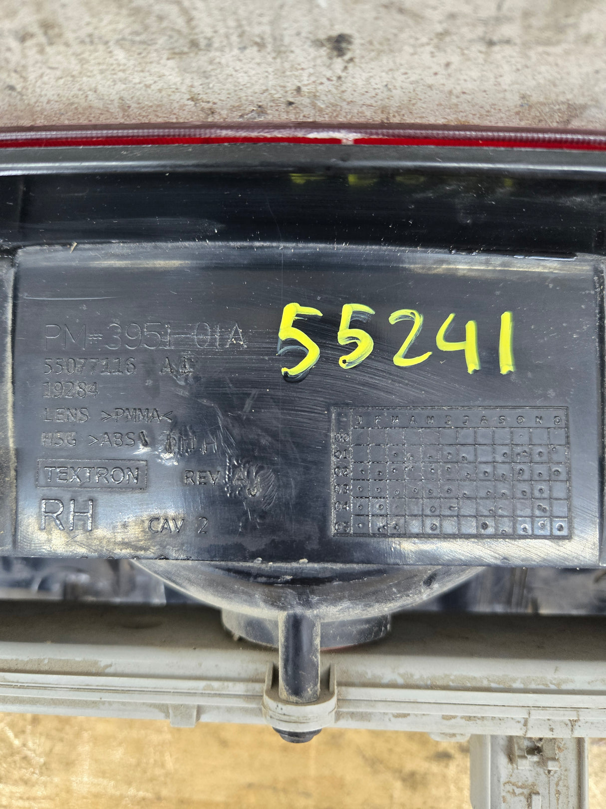 2002-2006 Dodge Ram 1500 2500 3500 RH Passenger Side Tail Light