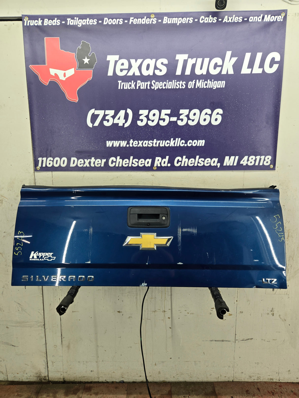 2014-2019 Chevrolet Silverado / GMC Sierra 1500 2500 3500 HD Tailgate