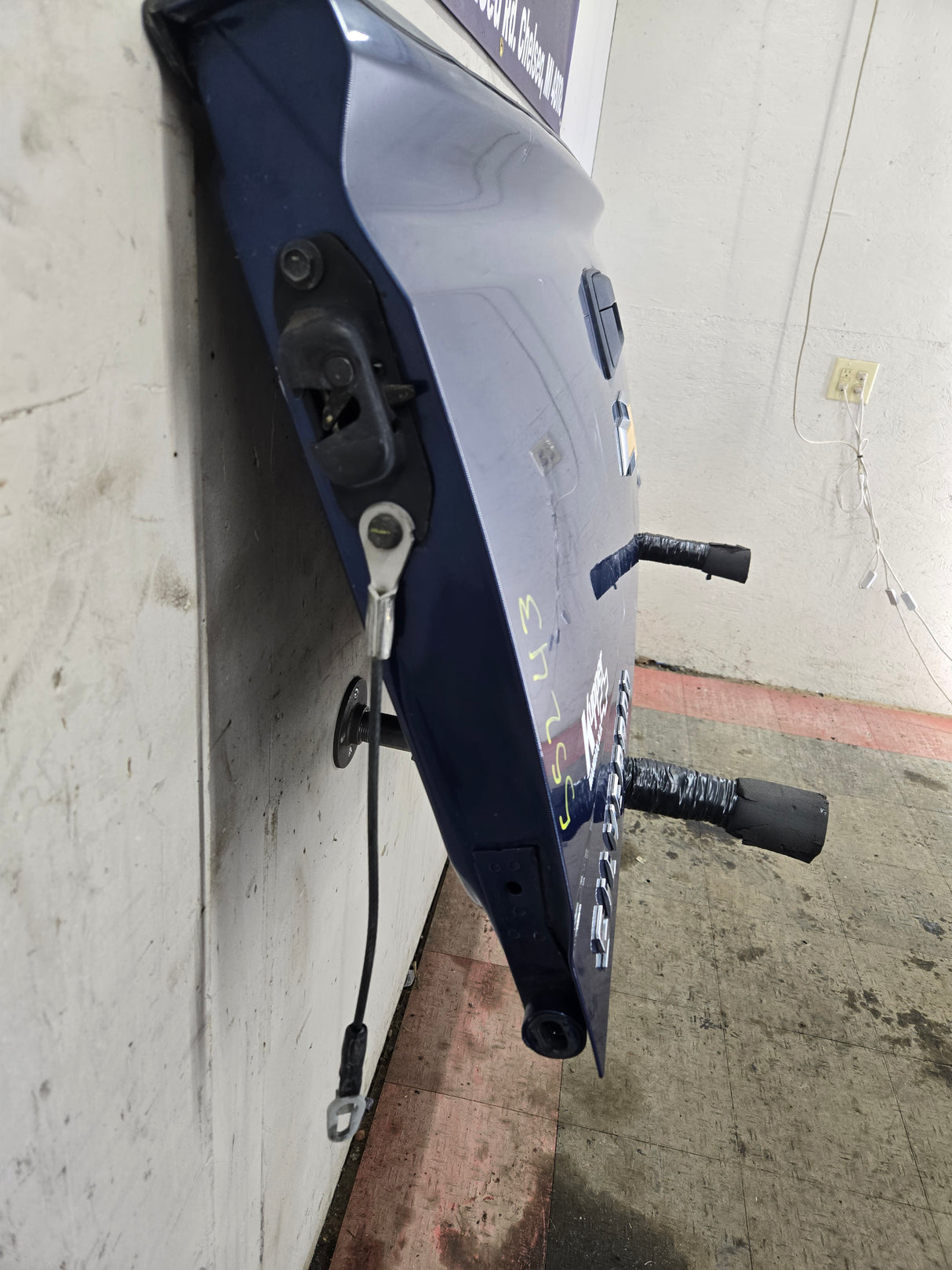 2014-2019 Chevrolet Silverado / GMC Sierra 1500 2500 3500 HD Tailgate