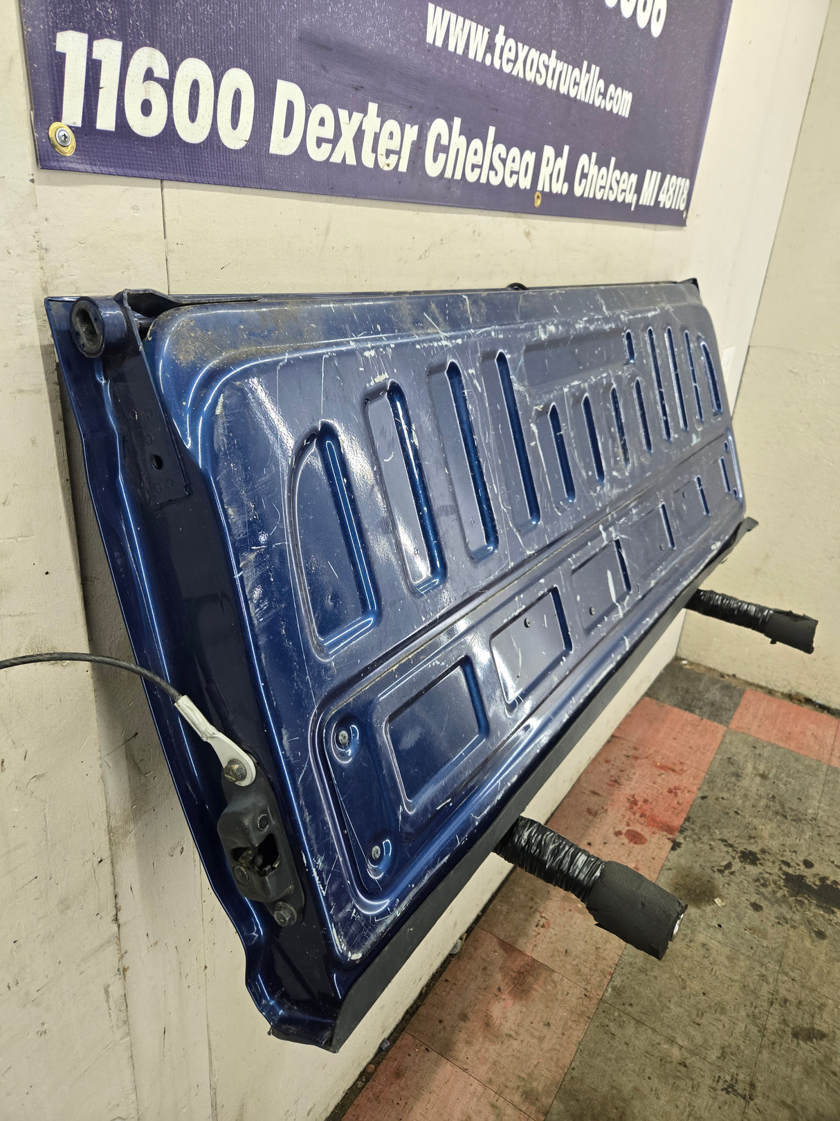 2014-2019 Chevrolet Silverado / GMC Sierra 1500 2500 3500 HD Tailgate