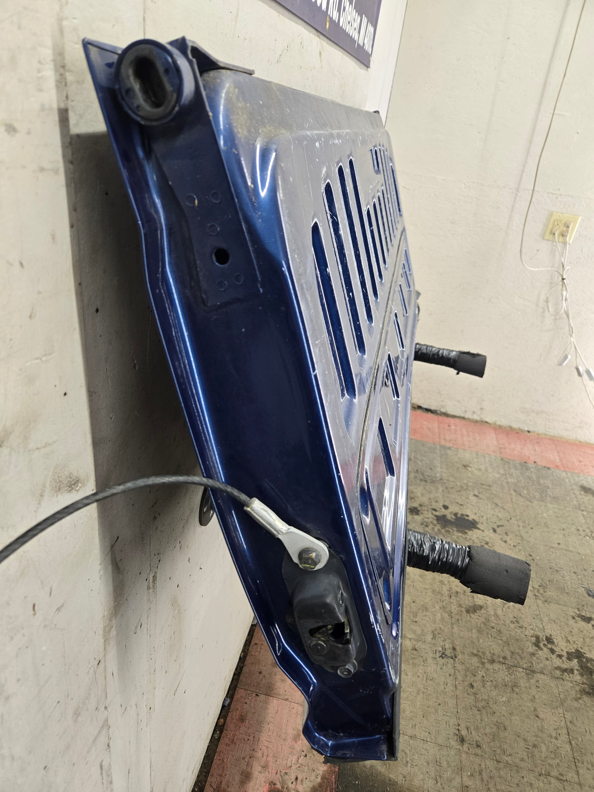 2014-2019 Chevrolet Silverado / GMC Sierra 1500 2500 3500 HD Tailgate