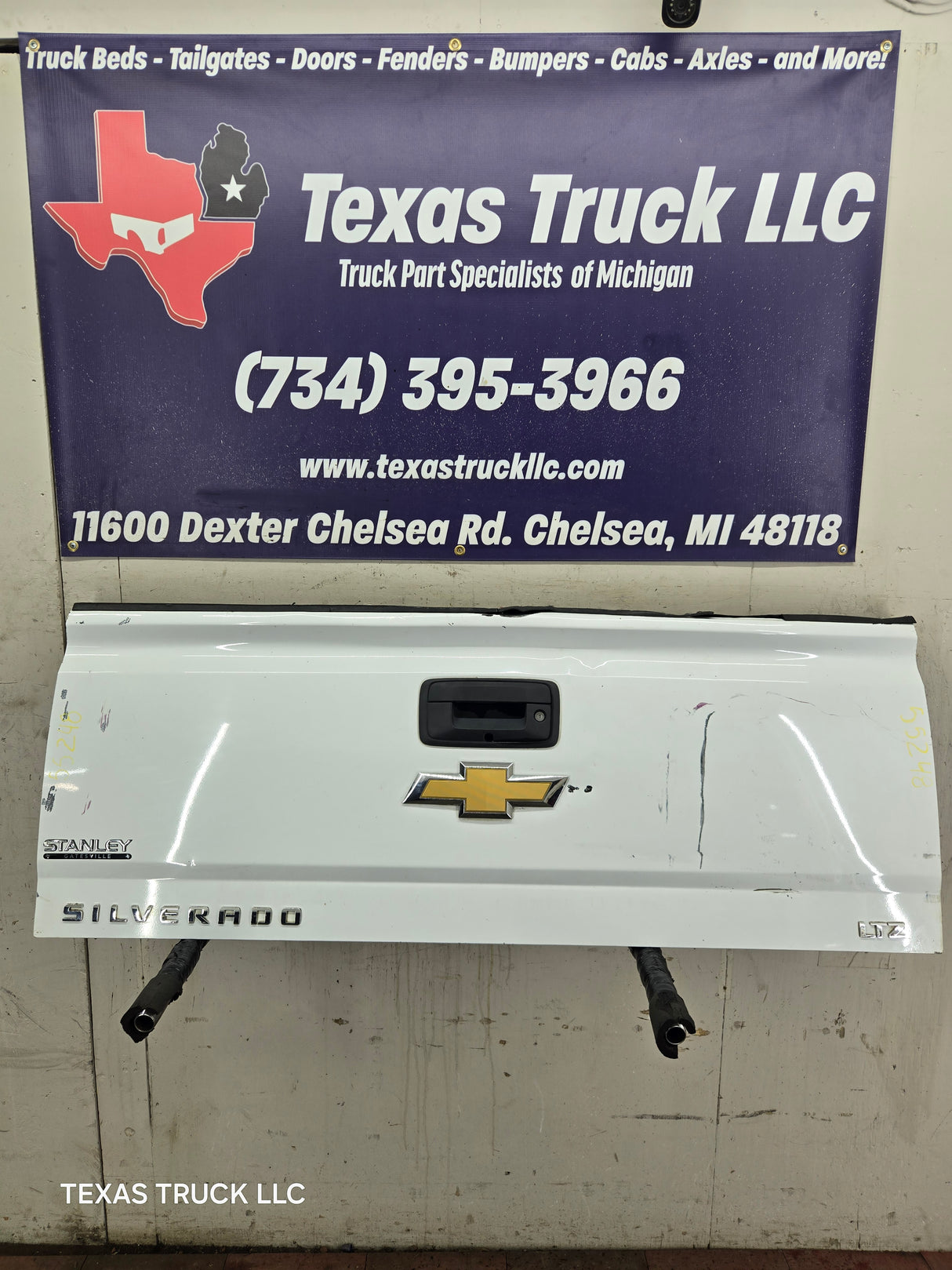 2014-2019 Chevrolet Silverado / GMC Sierra 1500 2500 3500 HD Tailgate