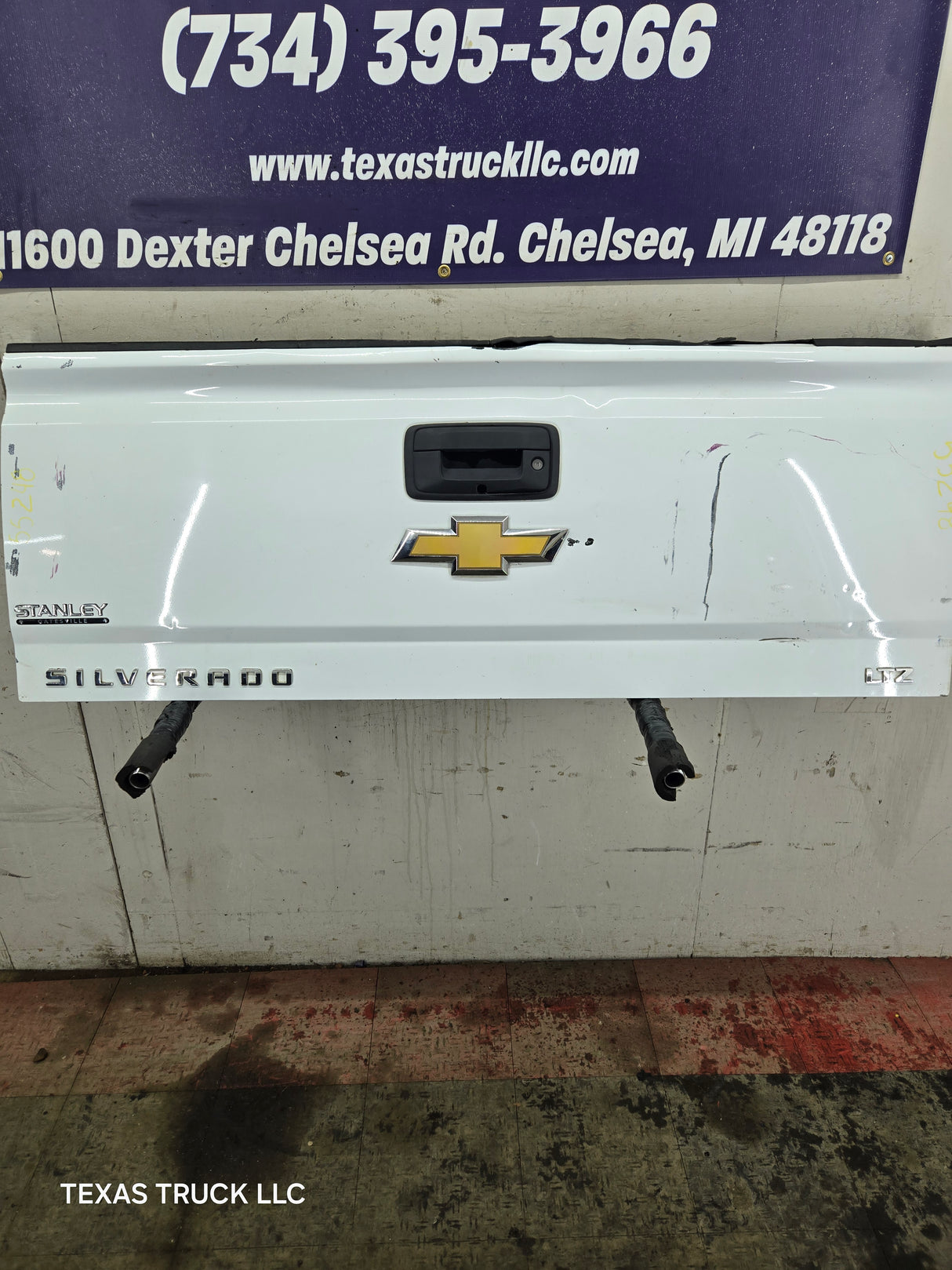 2014-2019 Chevrolet Silverado / GMC Sierra 1500 2500 3500 HD Tailgate