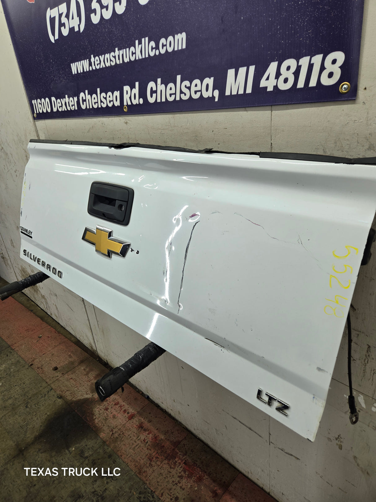 2014-2019 Chevrolet Silverado / GMC Sierra 1500 2500 3500 HD Tailgate