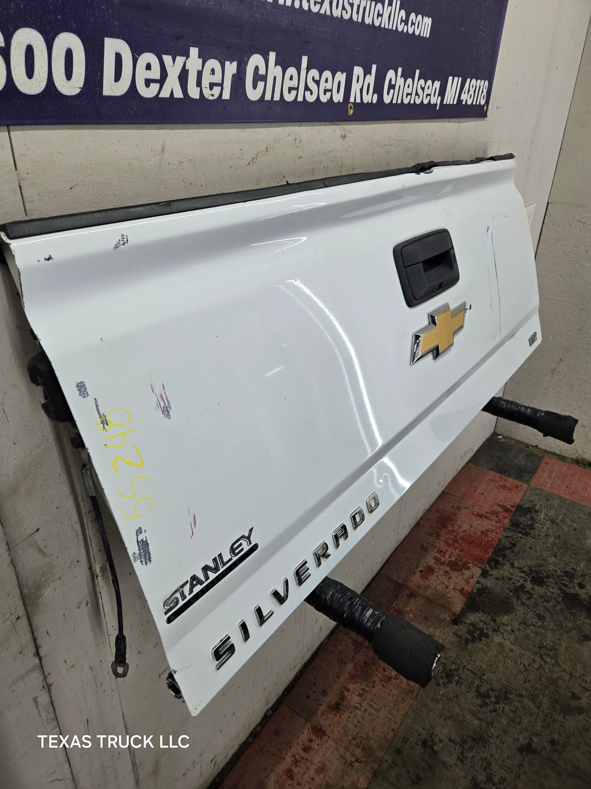 2014-2019 Chevrolet Silverado / GMC Sierra 1500 2500 3500 HD Tailgate