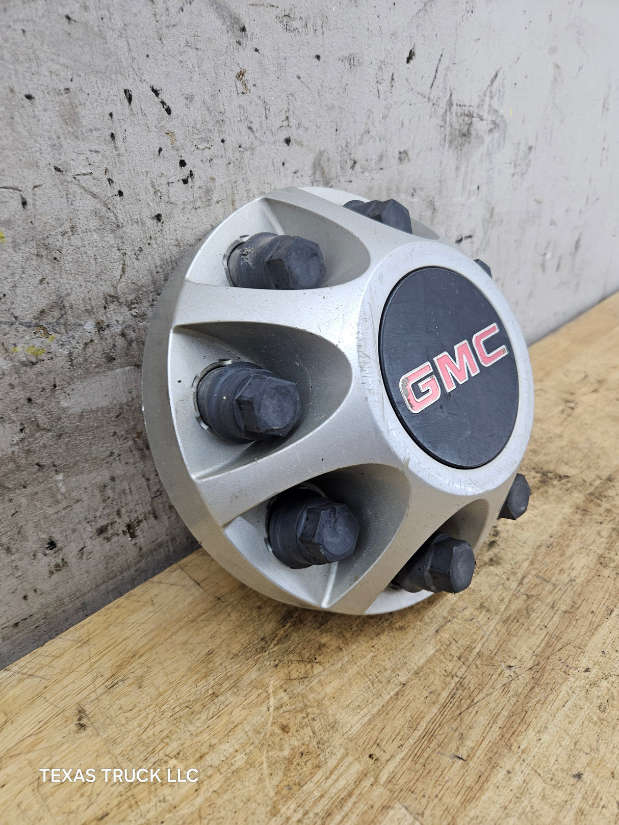 2008-2010 GMC Sierra 2500HD 3500 Single Rear Wheel Center Hub Cap 8 Lug Cover 9597357