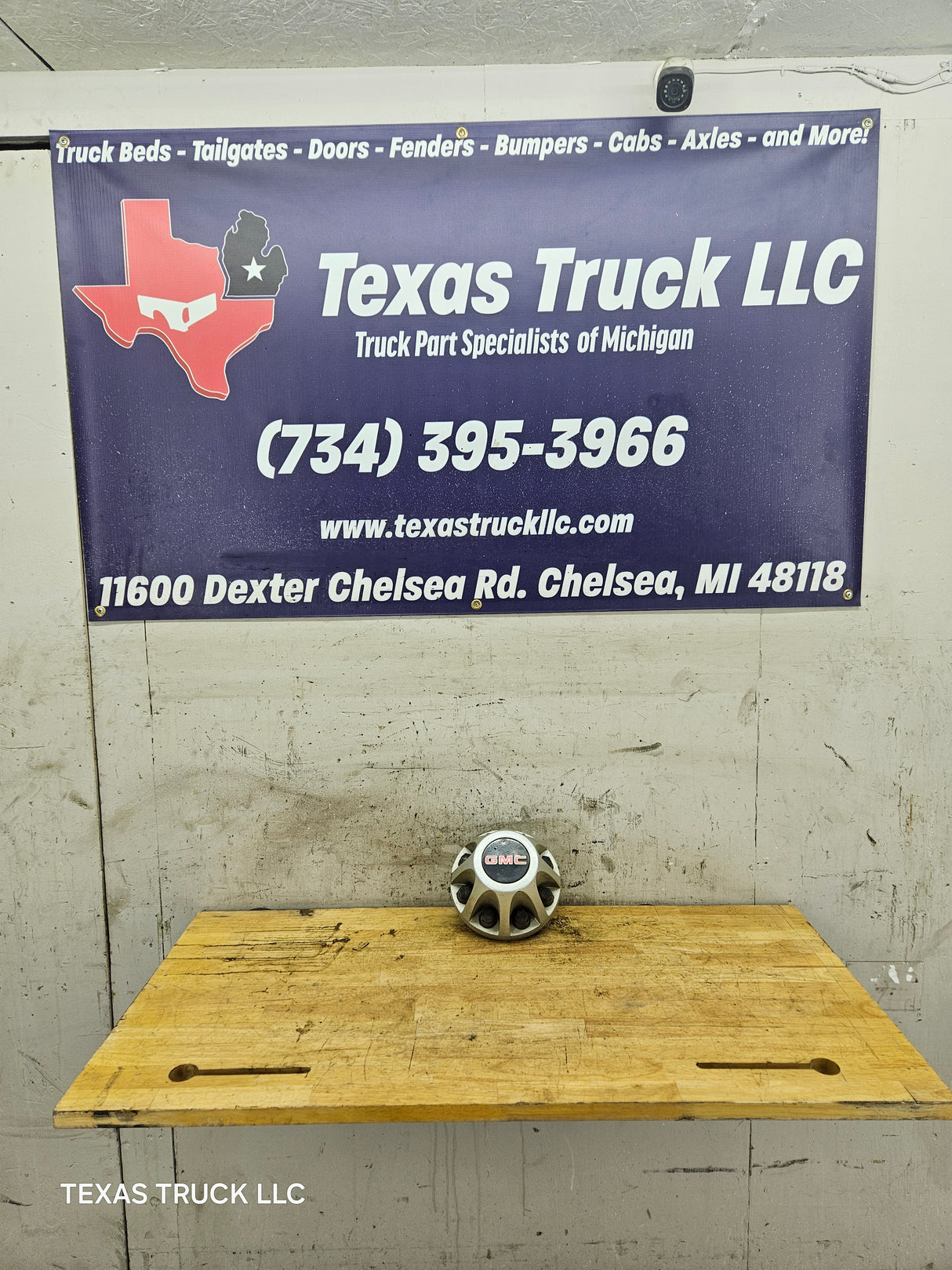 2008-2010 GMC Sierra 3500 Dually Rear Wheel Center Hub Cap Lug Cover 9597536