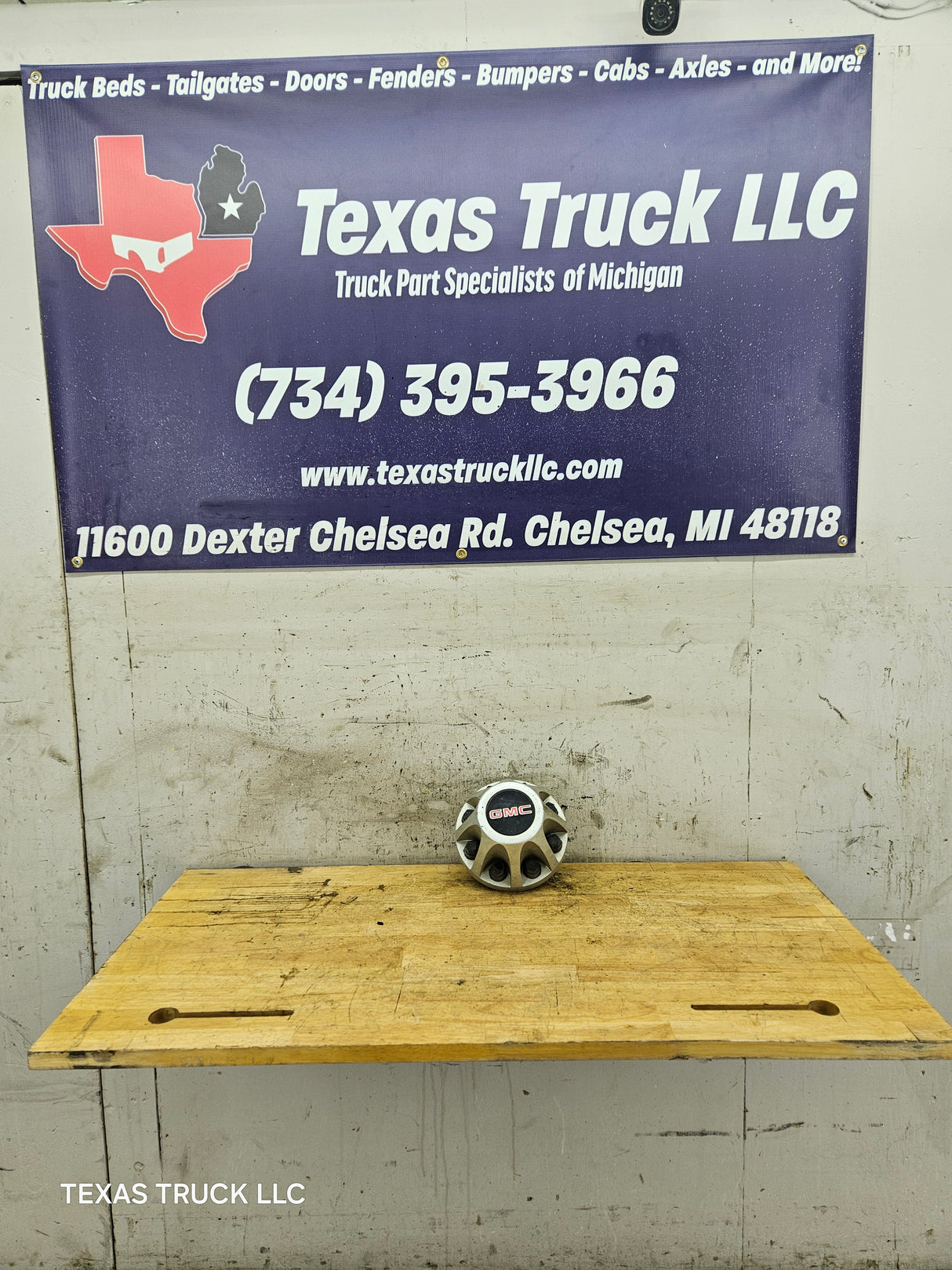 2008-2010 GMC Sierra 3500 Dually Rear Wheel Center Hub Cap Lug Cover 9597536